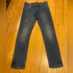 Gap denim size 30w 32L. Previously Loved. Great condition.